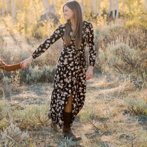 Amuse Society Maxi Dress Medium Black Floral Print Long Sleeve Wrap A-Line